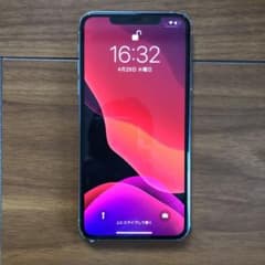 iPhone 11 Pro Max シルバー 256 GB au ジャンクのサムネイル