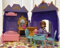 ちいさなプリンセスソフィアドールハウスパープルホテルドールハウスおままごとセットのサムネイル