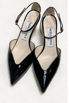 美品　NEBULONI E. Vカット美脚パンプス　ブラック37 美品 NEBULONI E. Vカット美脚パンプス ブラック37 - メルカリ