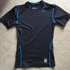 ナイキ ドライフィット Tシャツのサムネイル