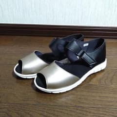 新品同様】日本製 モナベリッサ サンダル M シャンパンゴールド 黒