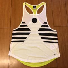NIKEタンクトップ　レディースS/Mのサムネイル