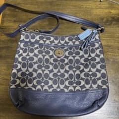 COACH シグネチャー ショルダーバッグ ネイビーのサムネイル