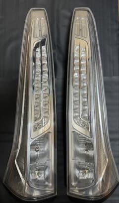 セレナ C26 前期 純正 テールランプ 左右セット 動作OK - メルカリ