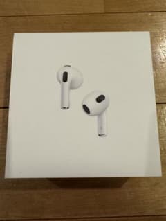 最終タイムセール！！ 美品　AirPods (第3世代) 本体 ホワイトのサムネイル