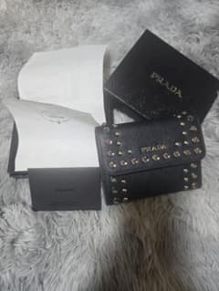 PRADA プラダ サフィアーノ スタッズ メタル 三つ折り財布 希少 美品 