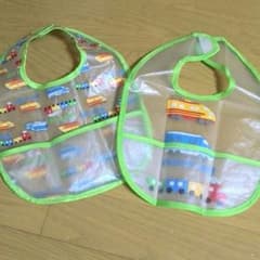 エリア様専用    車柄お食事エプロン 同封￥150♡のサムネイル