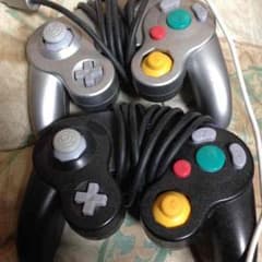 ゲームキューブ コントローラーのサムネイル
