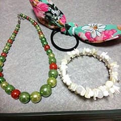 アクセサリーセット　ネックレス　ブレスレット　ヘアゴムのサムネイル
