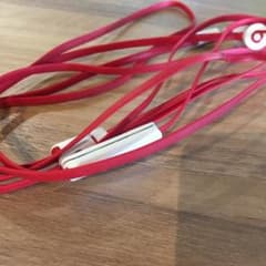 beats イヤフォンのサムネイル