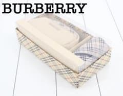 BURBERRY ポーチ ハンカチ セット ギフトボックスのサムネイル