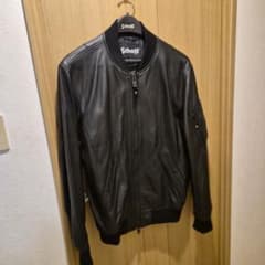 【しゅーびるさん専用】Schott ブラックレザーボンバージャケットのサムネイル