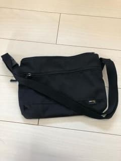 GU ショルダーバッグ サコッシュのサムネイル