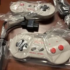ファミコン用コントローラー2個セット➕おまけのサムネイル