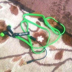muzip  イヤホンのサムネイル