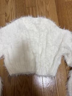 ホワイト シャギーニット クロップド丈 長袖のサムネイル