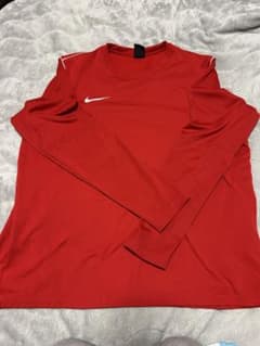 J*a様 Nike DRI-FIT 赤 長袖Tシャツ XL 古着 スポーツウェアのサムネイル