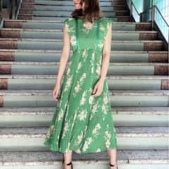 SNIDEL ハーフスリーブプリントミドルワンピースのサムネイル