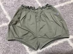 オリーブグリーンショートパンツのサムネイル