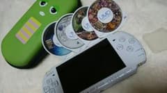 PSP3000本体 ソフト数本のサムネイル