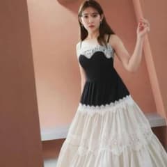 herlipto Isa Tiered Lace Cami Dress - メルカリ