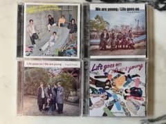 Life goes on/We are young シングル 全形態のサムネイル