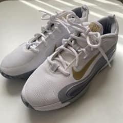 NIKEジュニアバスケットシューズ　バッシュのサムネイル