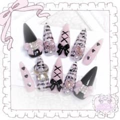 ネイルチップ 白 ホワイト 地雷 サブカル 量産型 ゆるかわ スキニーオーバル スキニーオーバル モノトーン ハート ビジュー ゆらゆらチャーム