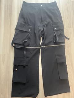 【2WAY】ブラックワイドカーゴパンツ ギミックパンツ ストラップ テックウェアのサムネイル