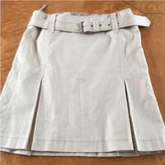 ☆☆バーバリーブルー   綿ベージュスカート☆☆koko様専用のサムネイル