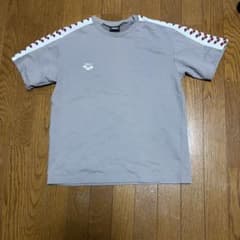 arena アリーナ Tシャツ 半袖 グレーのサムネイル