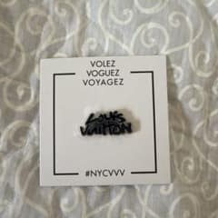 LOUIS VUITTON ピンバッジ #NYCVVVのサムネイル