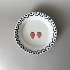 有田焼 いちごのお皿 プレート 徳七窯 一珍 1枚 - メルカリ