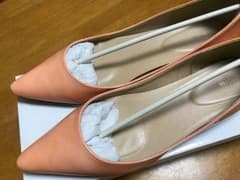 ※値下げしました！menueローヒールパンプス・コーラルピンクのサムネイル