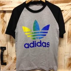 adidas Tシャツのサムネイル