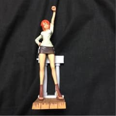 ワンピース ナミフィギュアのサムネイル
