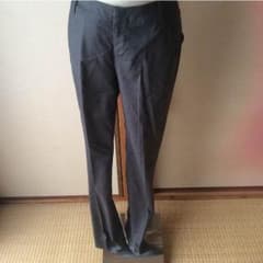 【1/9まで限定値下げ！】タグ付き新品！ ストラ定番パンツのサムネイル