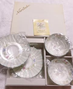 【廃盤品】ノリタケ ボーンチャイナ フロローラ ティーカップ＆ソーサー２客セットのサムネイル