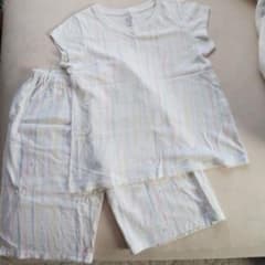 UNIQLOのリラコとＴシャツのサムネイル