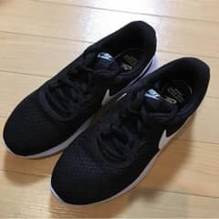 NIKE TANJUNのサムネイル