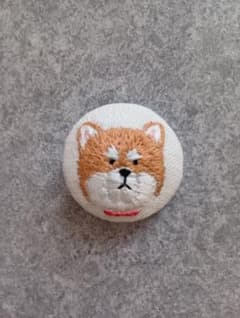 柴犬 刺繍 ブローチ ハンドメイド アクセサリーのサムネイル