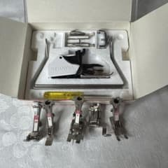 BERNINA ミシン　ウォーキングフット　& 押さえ色々のサムネイル