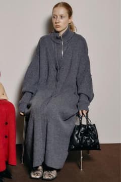 お値下げ‼️ニットロングワンピース（グレー） - メルカリ