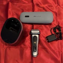 【美品】ブラウン シリーズ9 Pro+ 洗浄器・充電ケース・レザーケース付のサムネイル