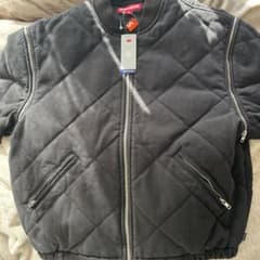 Zip-Off Sleeve Quilted Bomber Jacketのサムネイル
