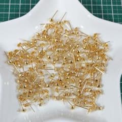 ポストピアスのサムネイル
