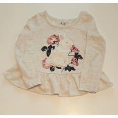 babyGAP うさぎデザインカットソー 95cm ＆ 白カーディガンのサムネイル
