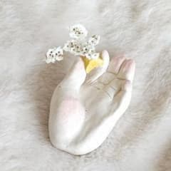 手の形 陶器風 一輪挿し 置き物 粘土のサムネイル