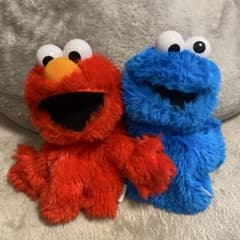 エルモとクッキーモンスターのハンドパペットセットのサムネイル