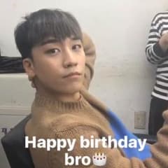 Bigbang viさんの缶バッチ おまけ付きのサムネイル